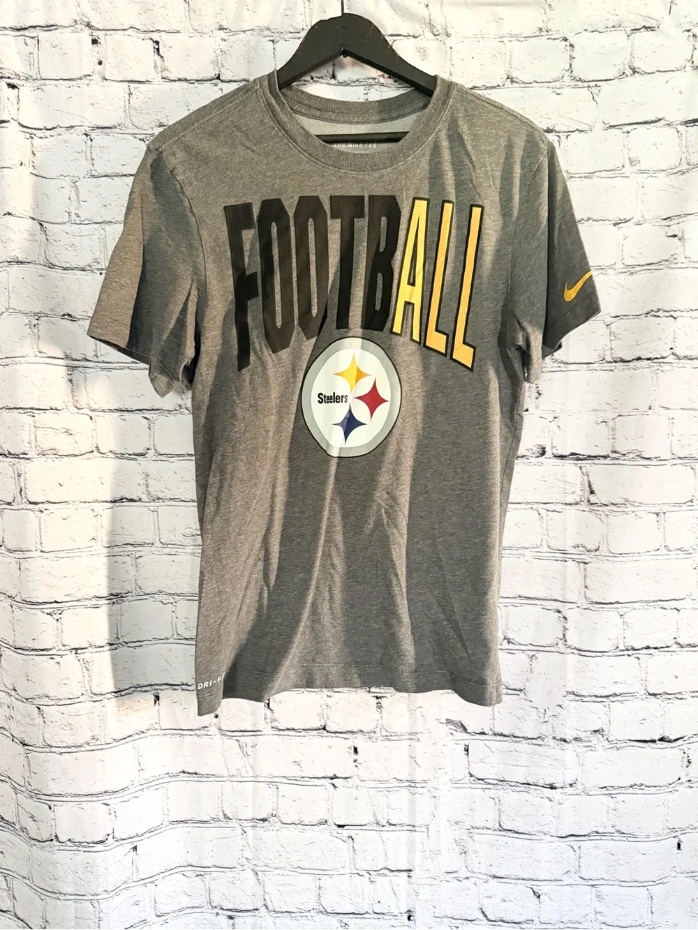 Men's Nike Pittsburgh Steelers Football Dri-Fit T-Shirt. Size S